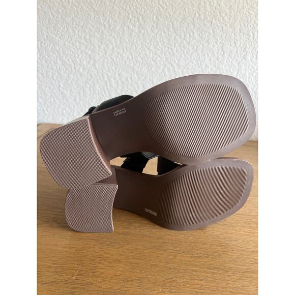 Torrid Women's Double Strap Block Heels Black NEW ~ Size 8WW - Picture 6 of 6